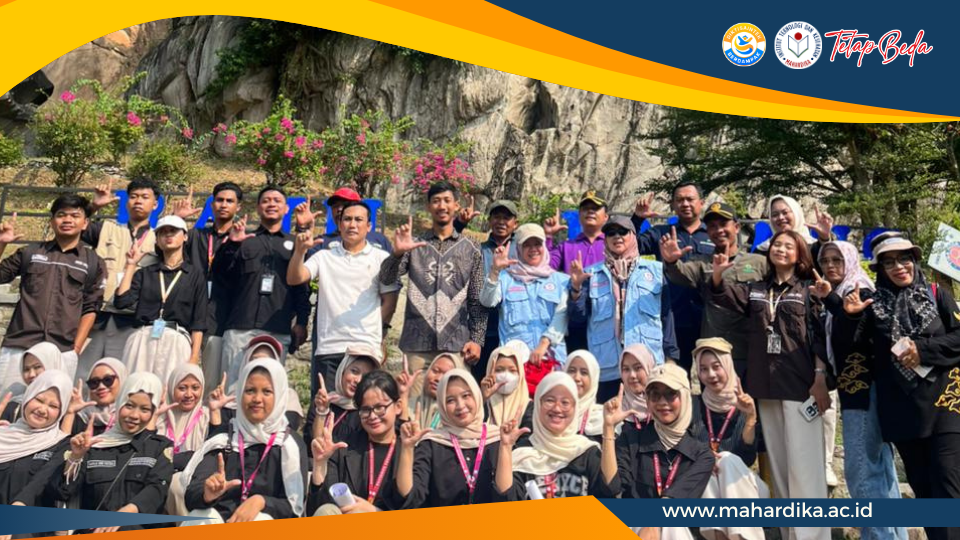 Akar Bersama: Aksi Nyata Mahasiswa Universitas Insan Mahardika Hijaukan Desa Cupang